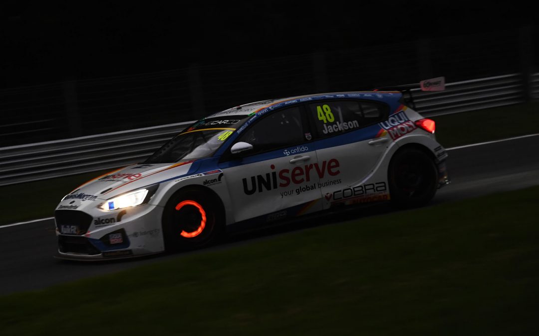 DOUBLE POINTS FINISH FOR MB MOTORSPORT ACCELERATED BY BLUE SQUARE AT BTCC SEASON FINALE